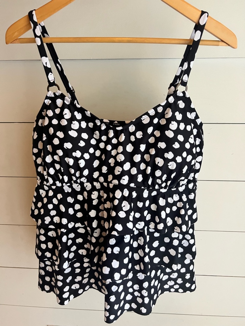 Island Escape Woman for Macy’s NEW with Tags Tankini Underwire Swim Top 18W